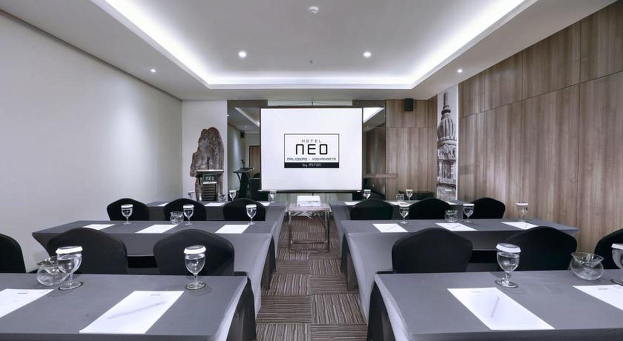 Hotel Neo Malioboro By Aston Yogyakarta Exterior photo