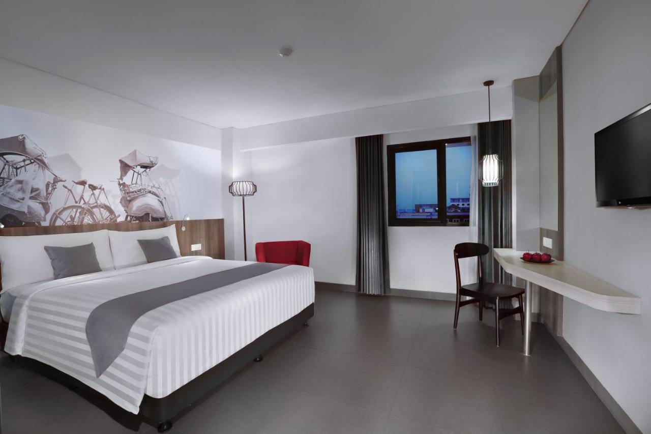 Hotel Neo Malioboro By Aston Yogyakarta Exterior photo