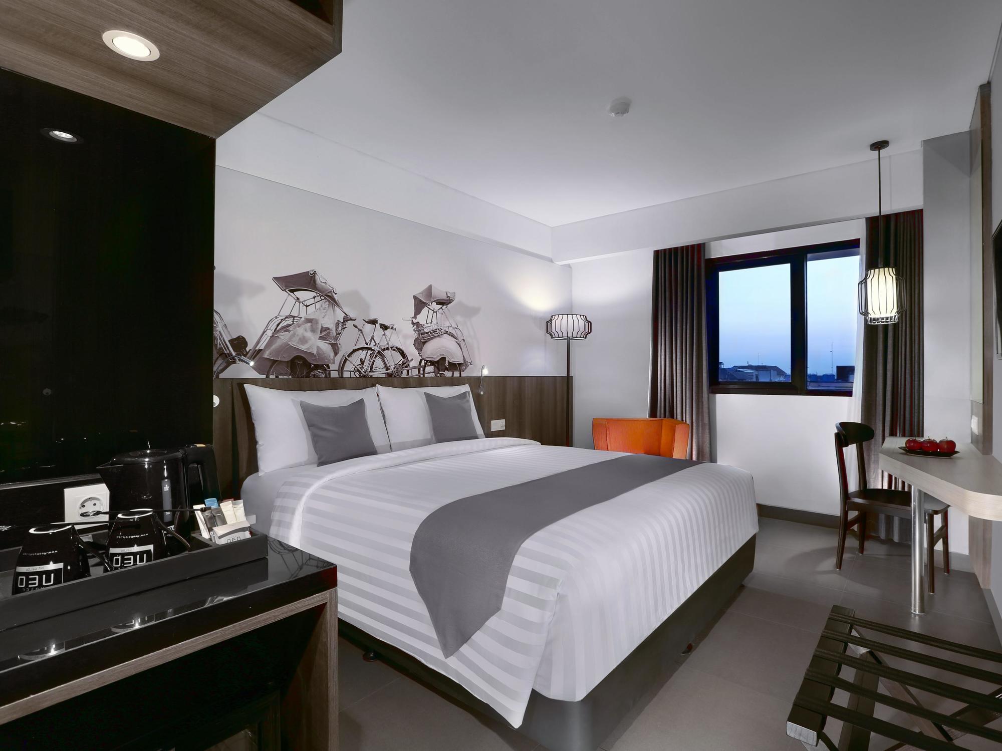 Hotel Neo Malioboro By Aston Yogyakarta Exterior photo