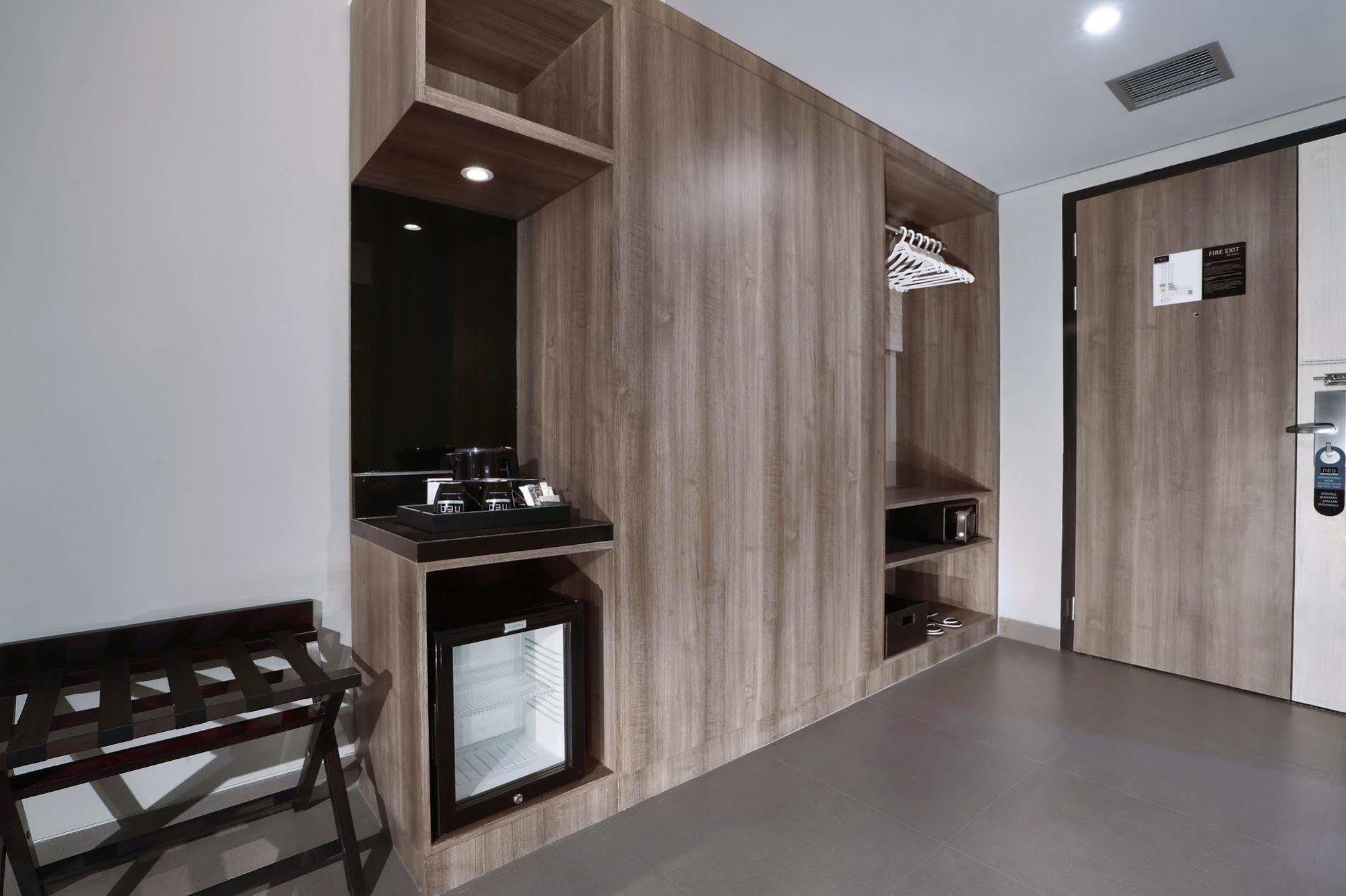 Hotel Neo Malioboro By Aston Yogyakarta Exterior photo