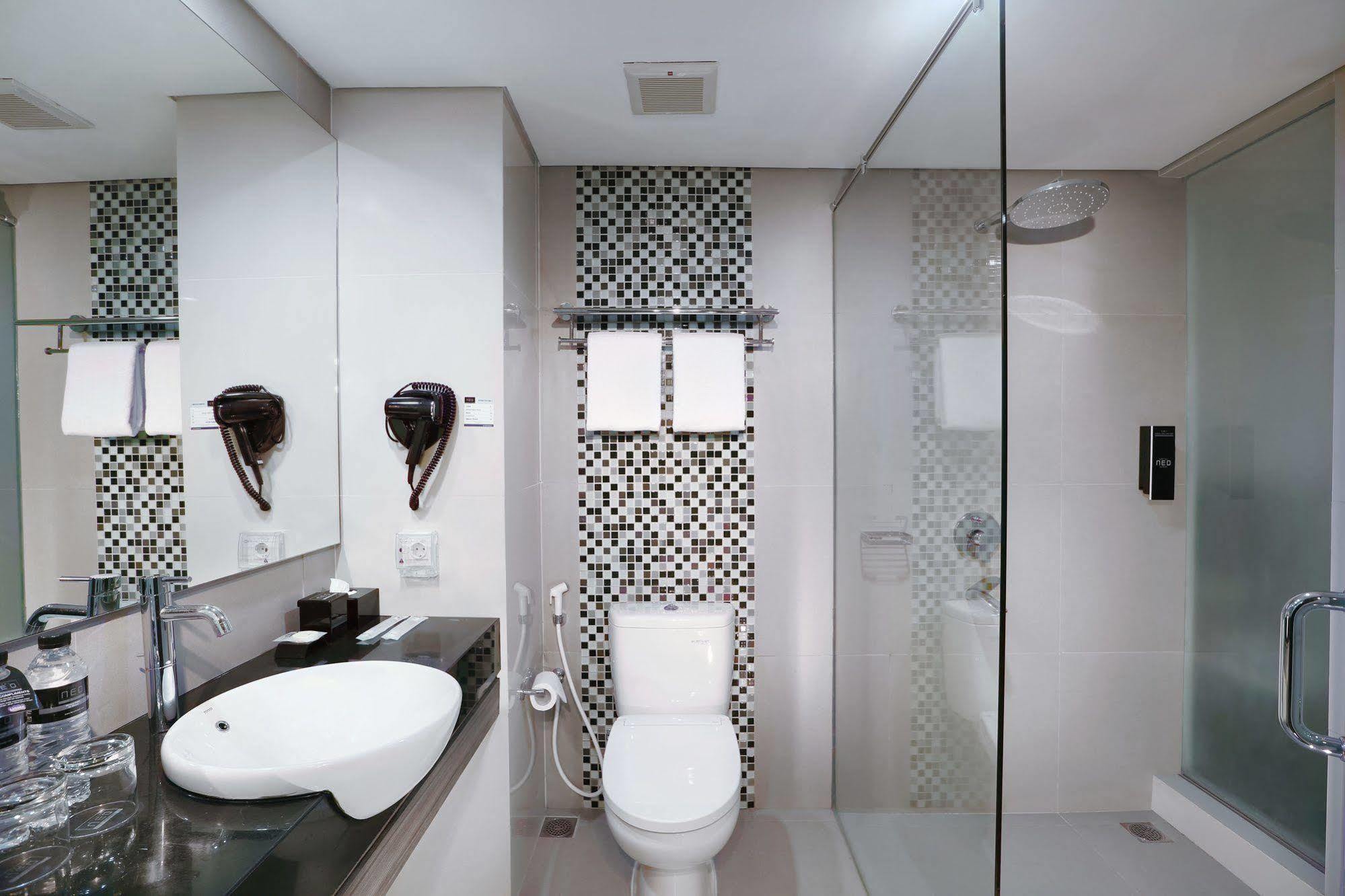 Hotel Neo Malioboro By Aston Yogyakarta Exterior photo
