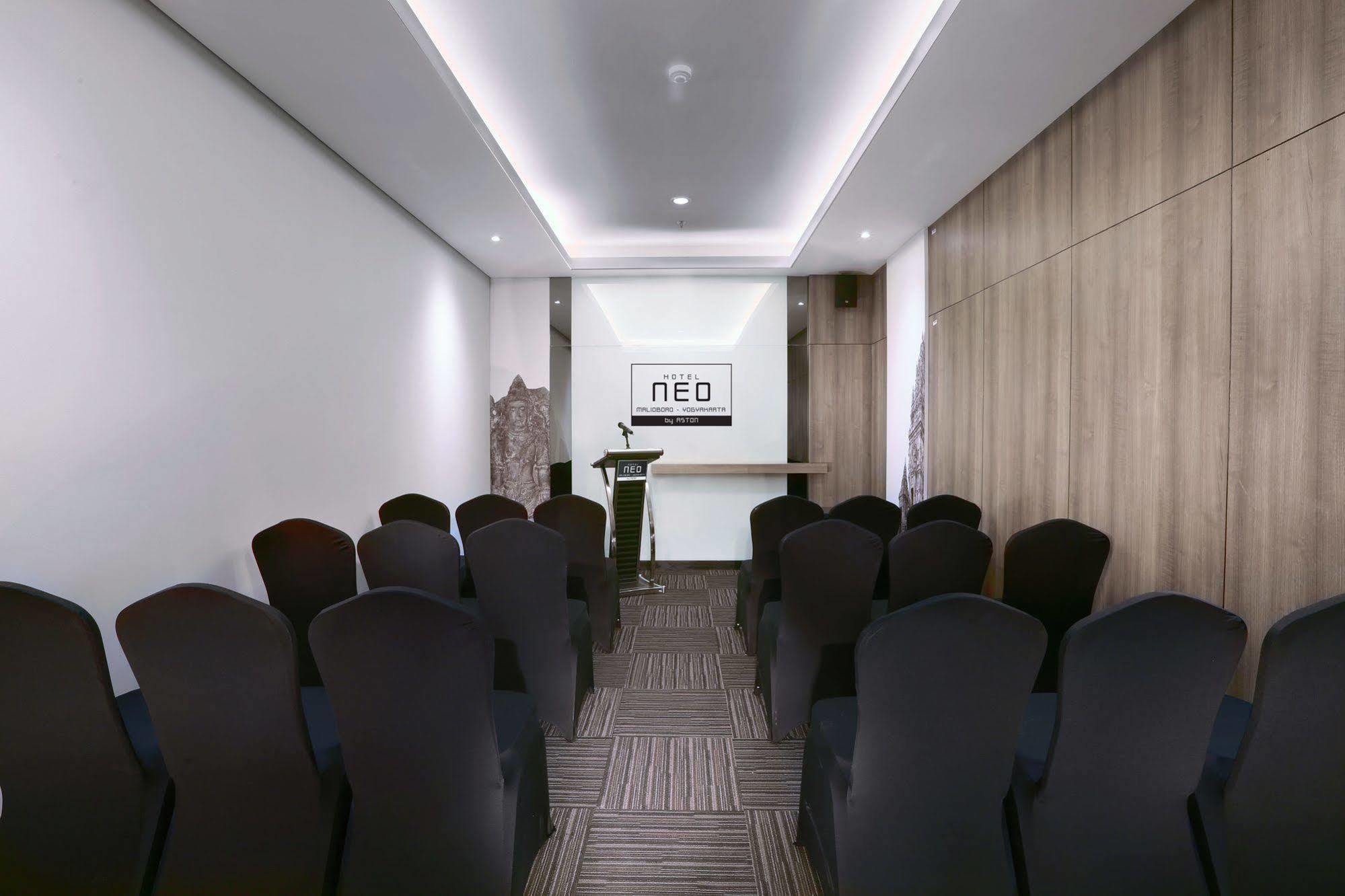 Hotel Neo Malioboro By Aston Yogyakarta Exterior photo